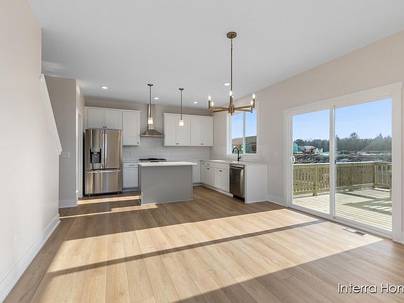 4th image of 15760 Norwalk Rd