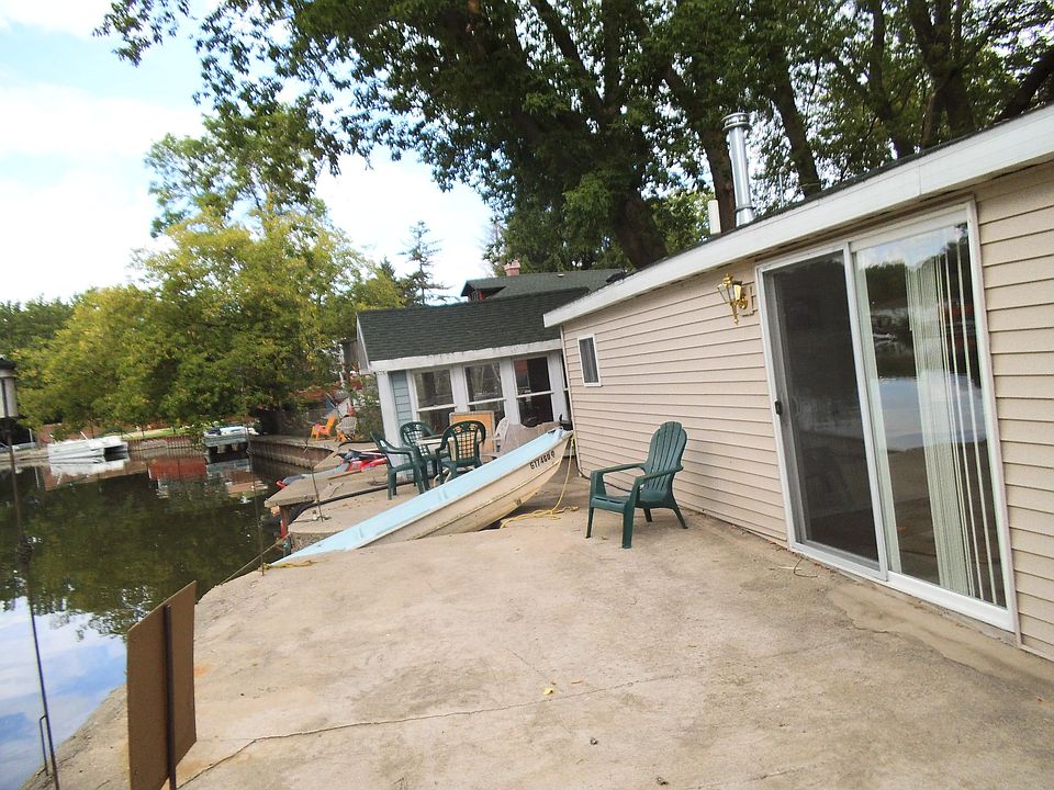 2nd image of 37716 N Us Highway 12