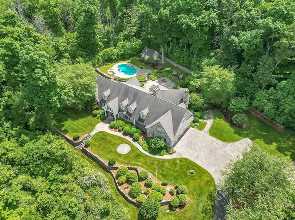 3 Hilltop Park, Wilbraham, MA 01095