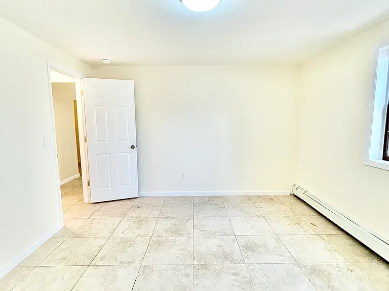 164 Rossiter Ave #1 — Photo 36
