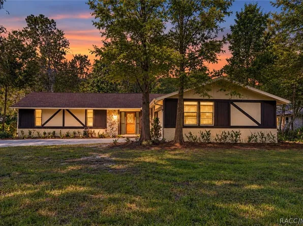 12 Sycamore Ct E, Homosassa, FL 34446