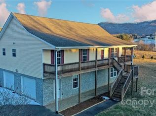 102 Harrison Dr, Clyde, NC 28721