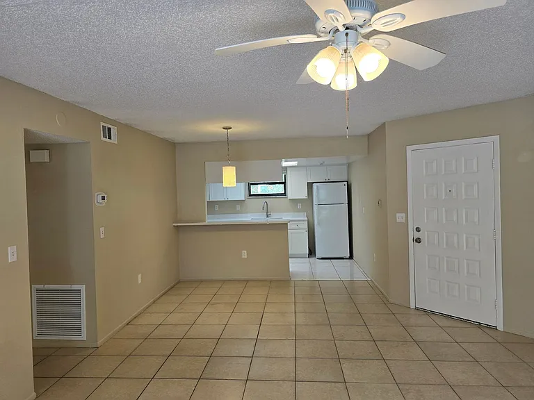841 Mecca Dr #D — Photo 1
