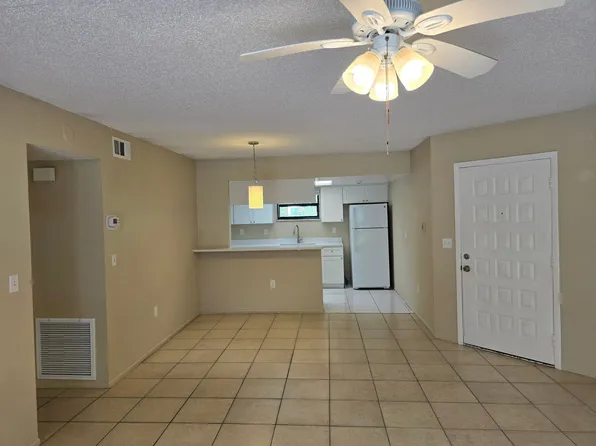 841 Mecca Dr, Sarasota, FL