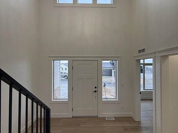 4th image of 2288 Greenfield Dr