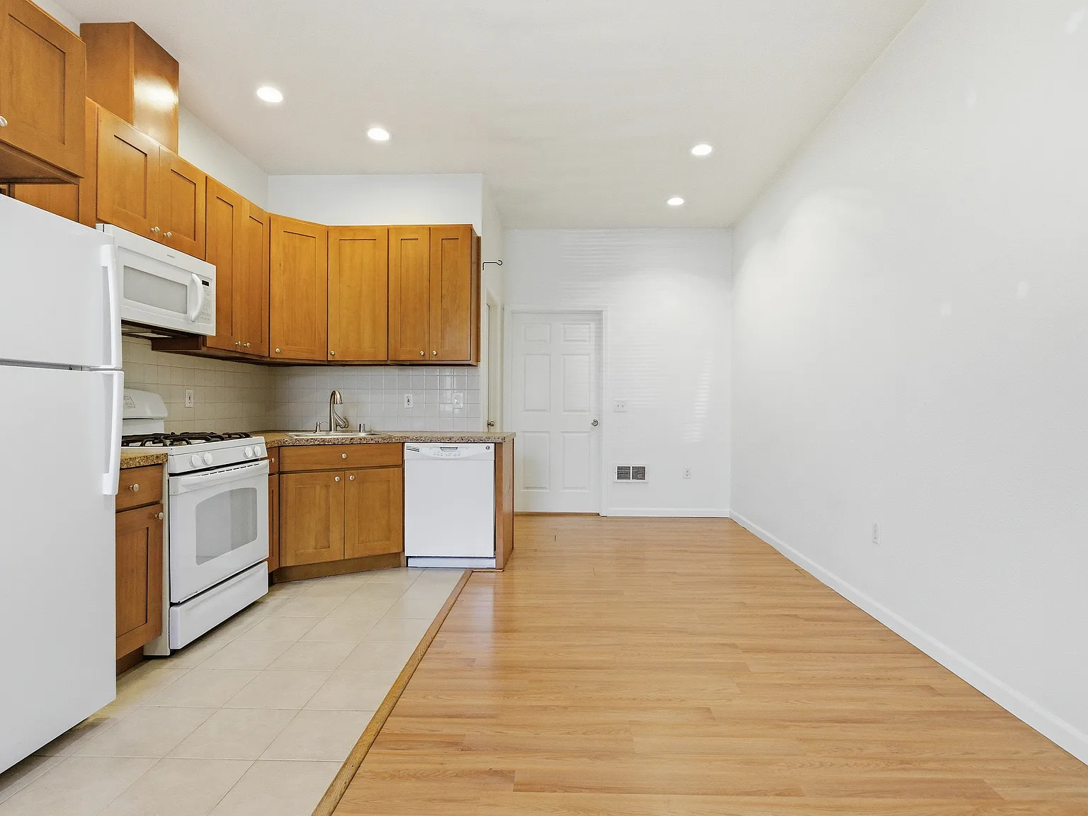 4303 SW Myrtle St — Photo 4