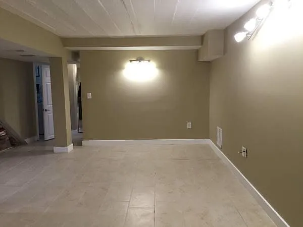 212 Adams St NE — Photo 2