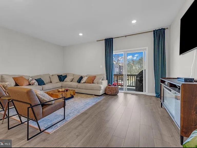 8805 Mimosa Ave #1 — Photo 4