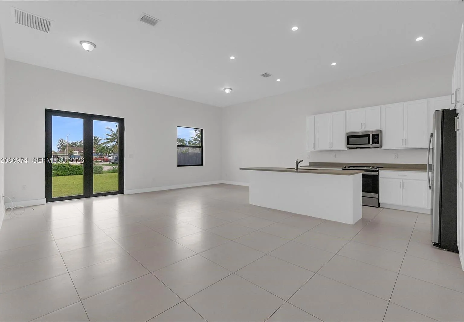 South Miami Lakes — Photo 2
