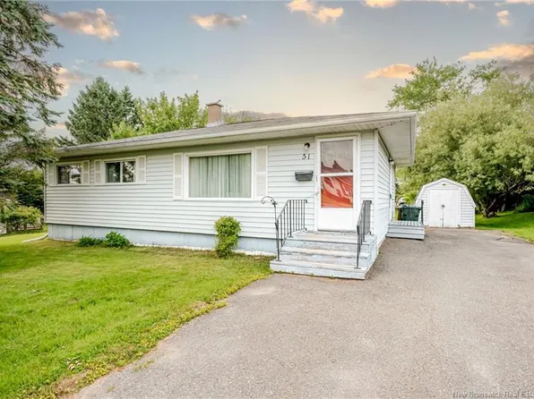 51 Mountain Rd, Saint John, NB E2J 2W9