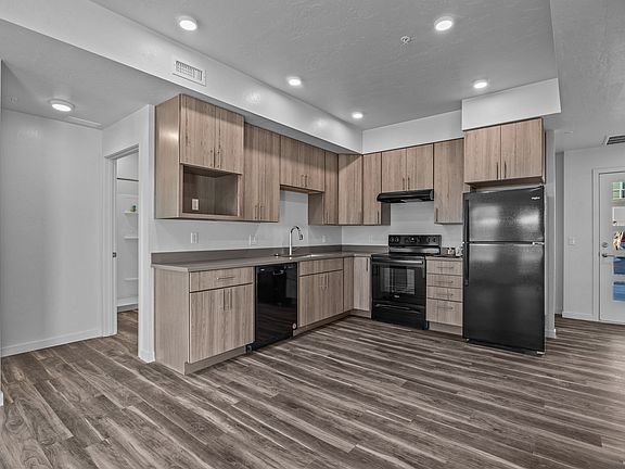 4th image of 702 Makenzie River Rd #36655c382