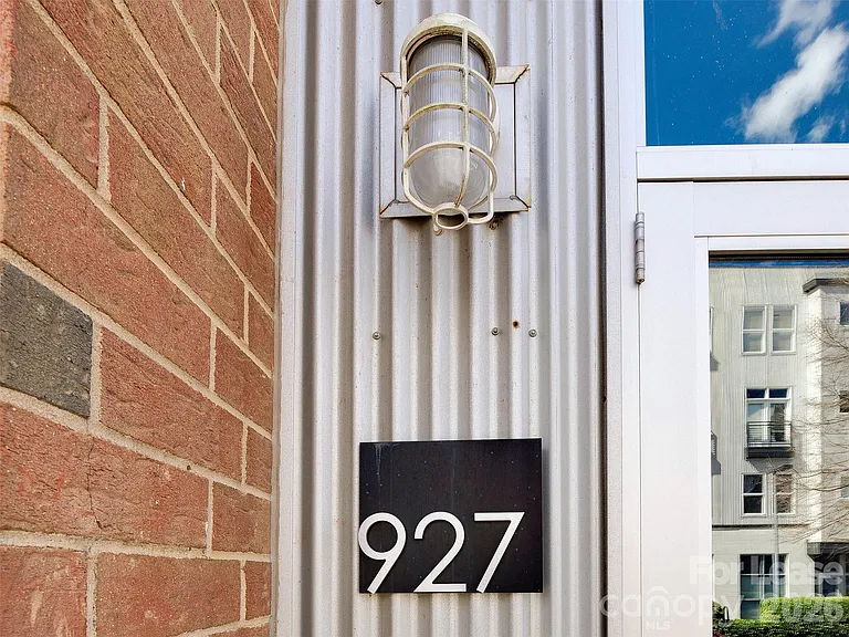 927 Westmere Ave — Photo 39