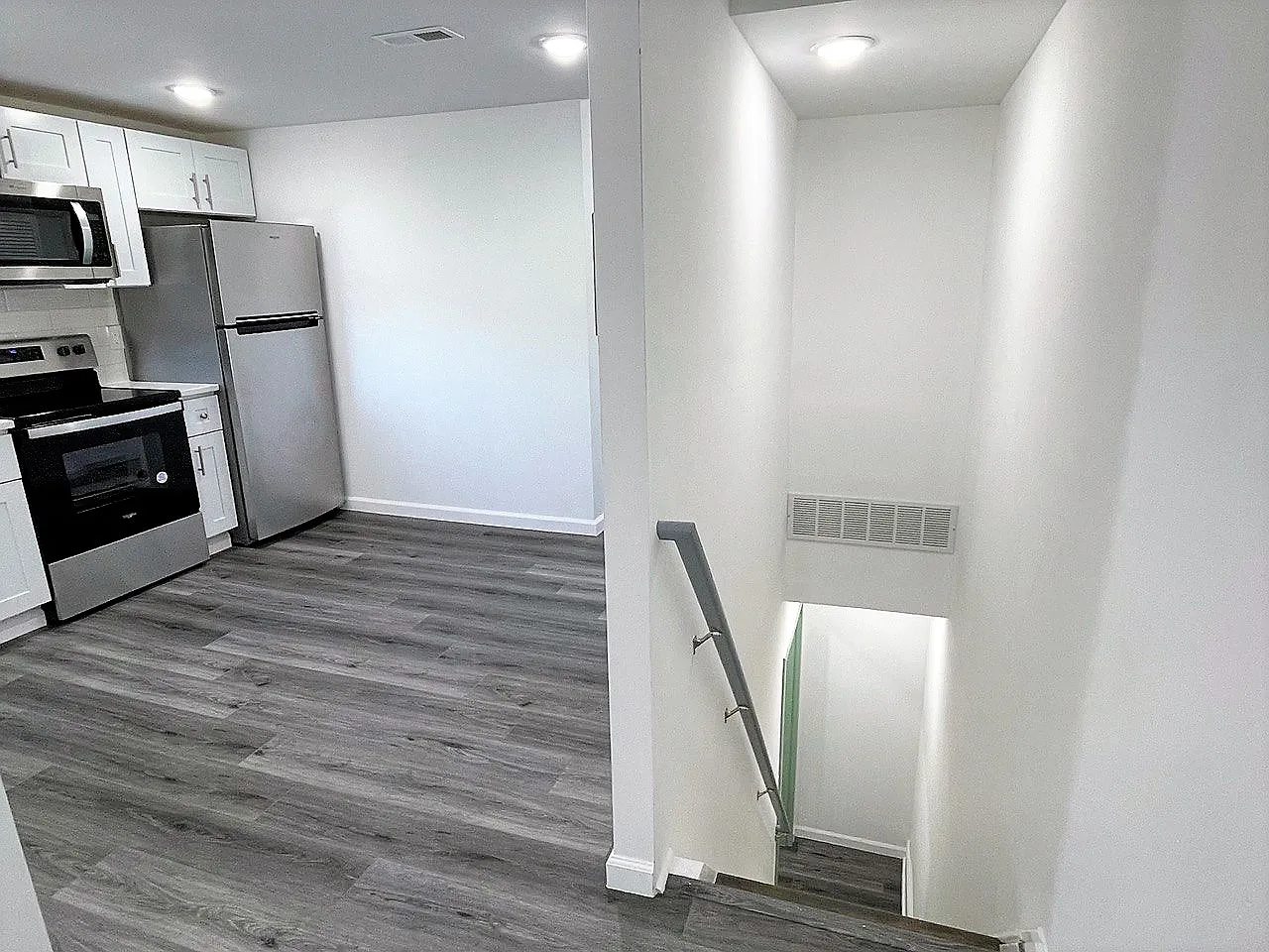 1 bed, 700 sqft, $1,690 — Photo 2