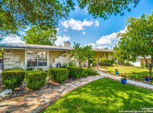 904 Canterbury Hill St, Terrell Hills, TX 78209