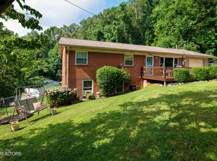 502 Crestwood Dr, Clinton, TN 37716