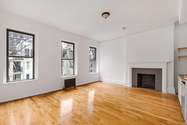 Rented by Lexiti Realty Corp | media 4