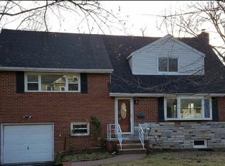 985 Sheffield Rd, Teaneck, NJ 07666