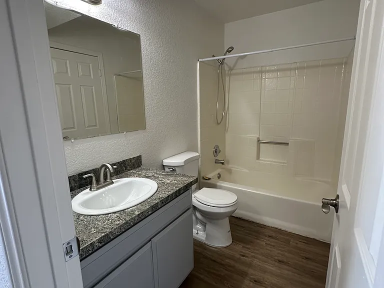 2798 N Junipero Ave #4 — Photo 17