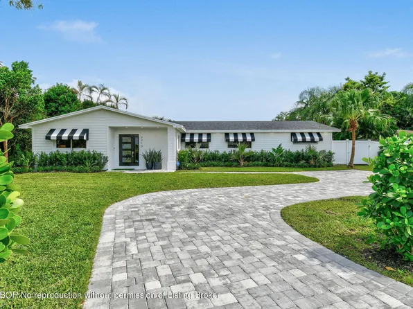 7710 W Lake Dr, Lake Clarke Shores, FL 33406