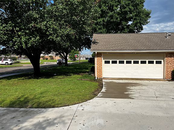 4th image of 328 Jamie Way
