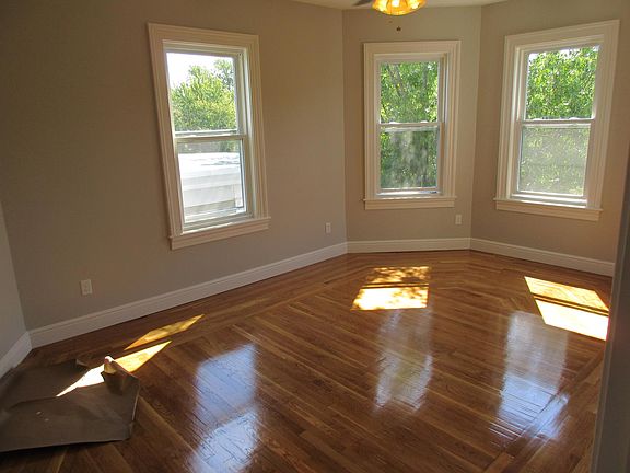 4th image of 167 Hampshire St #15