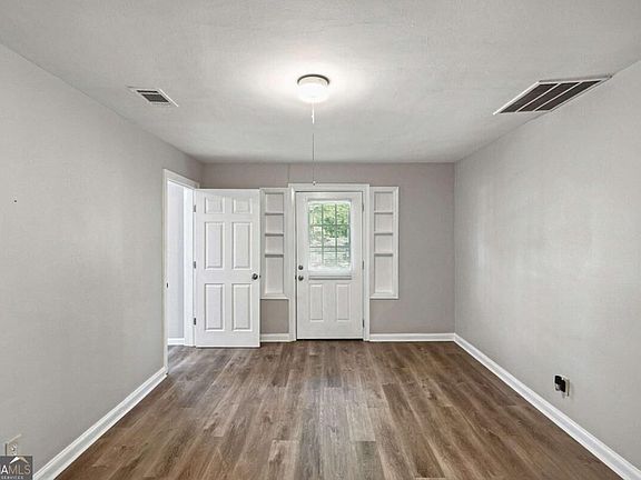 2nd image of 2903 Blount St