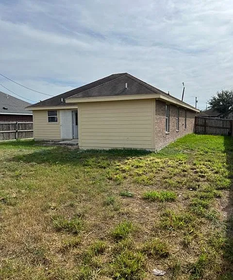 307 Ricky Ave — Photo 5