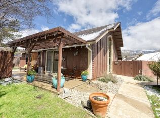 102 Meadow Lakes Dr, Tehachapi, CA 93561