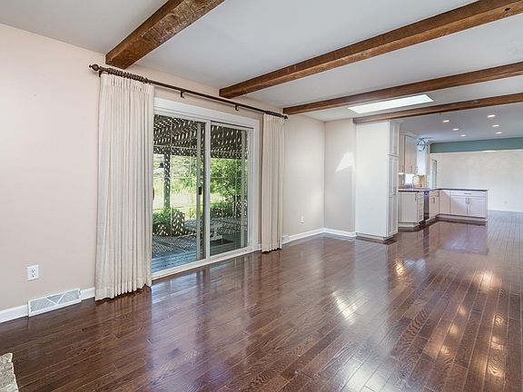 2nd image of 2575 Granada Ln