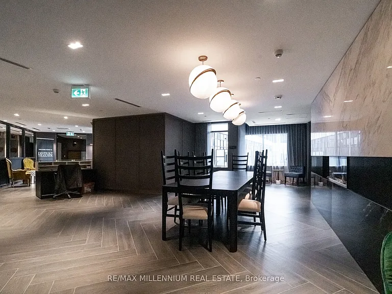 395 Dundas St W #531 — Photo 5