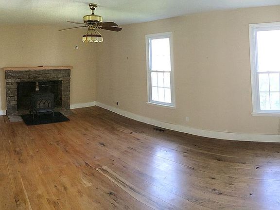 3rd image of 48 Wheaton Rd