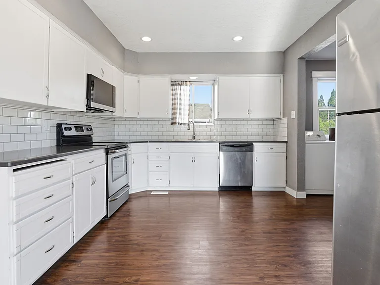 215 E Sherman St #1 — Photo 19