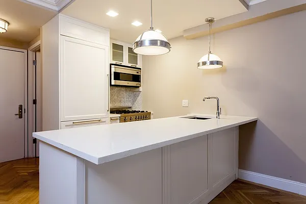 Rented by UES Management | media 25