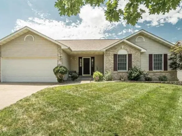 303 Quiet Country Dr, Saint Peters, MO 63376