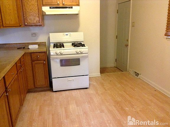 2nd image of 17132 Grant St