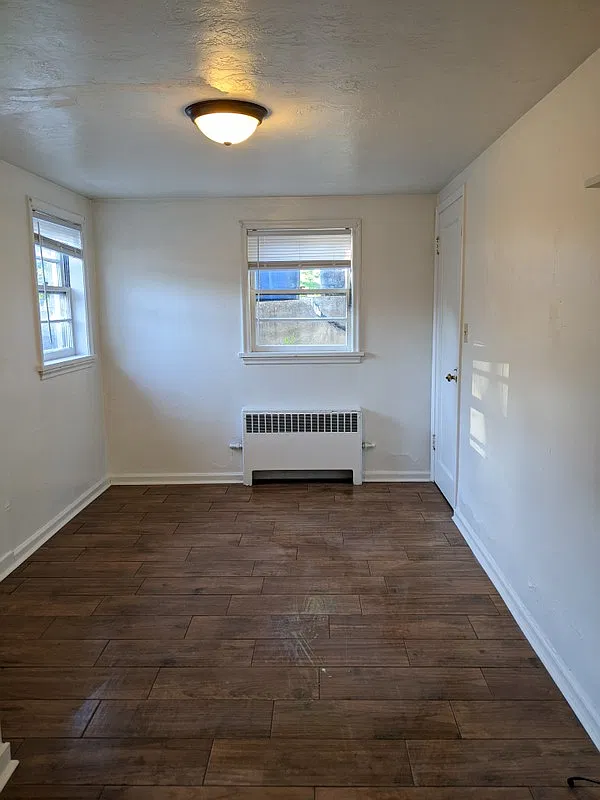 1 bedroom 1 bath downstairs unit — Photo 2
