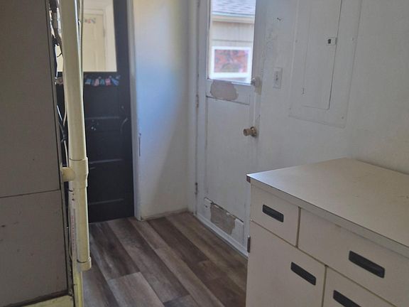 5th image of 1065 23rd Ave SE