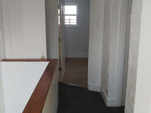 4th image of 10 Broad St E #2