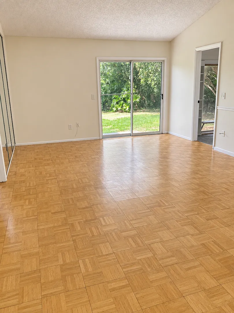 4 Bed 2 Bath Home | Pet Friendly with Fenced in Yard | Washer Dryer Hook Ups | Section 8 Welcome — Photo 2