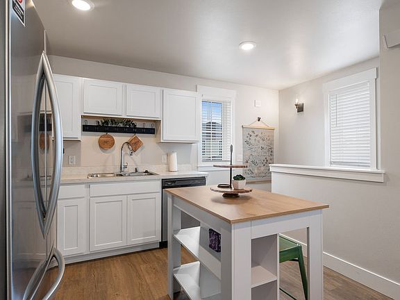 5th image of 6139 Farmstead Ave #102