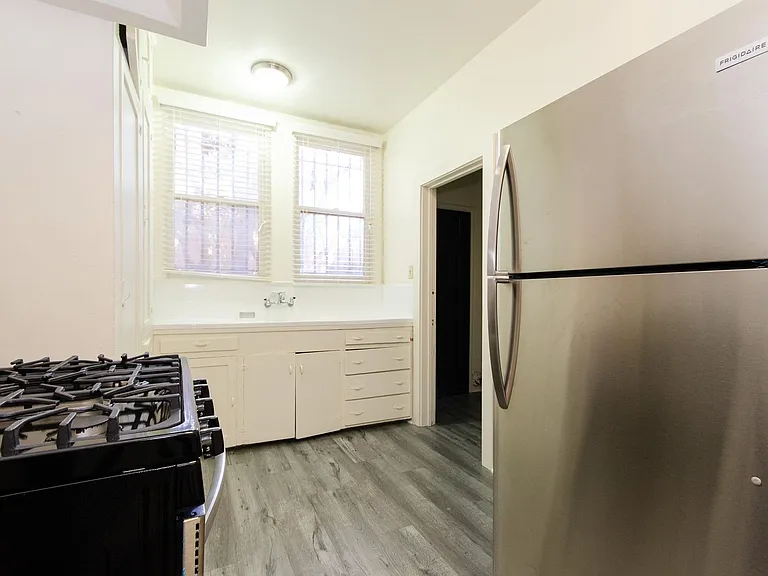 4th Ave 6Plex — Photo 11