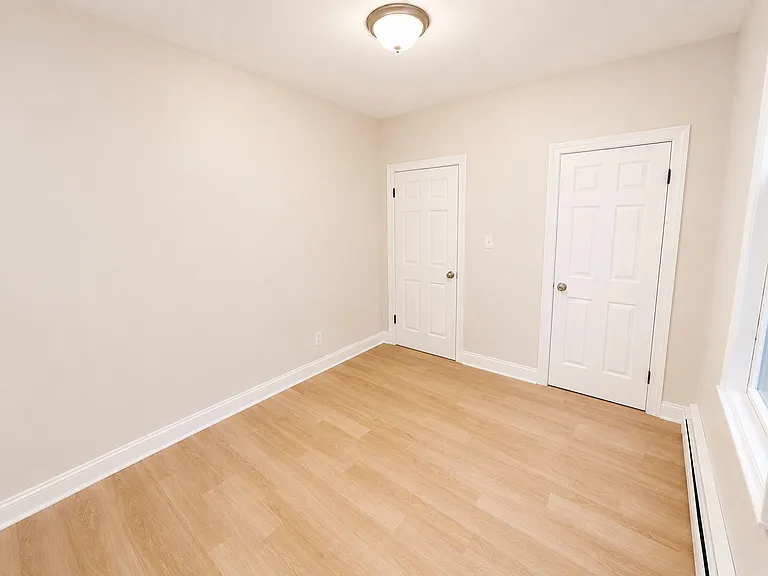 469 Avon Ave — Photo 11