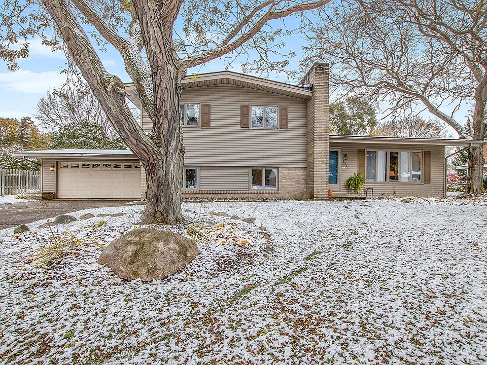 1st image of 685 Larkwood Dr