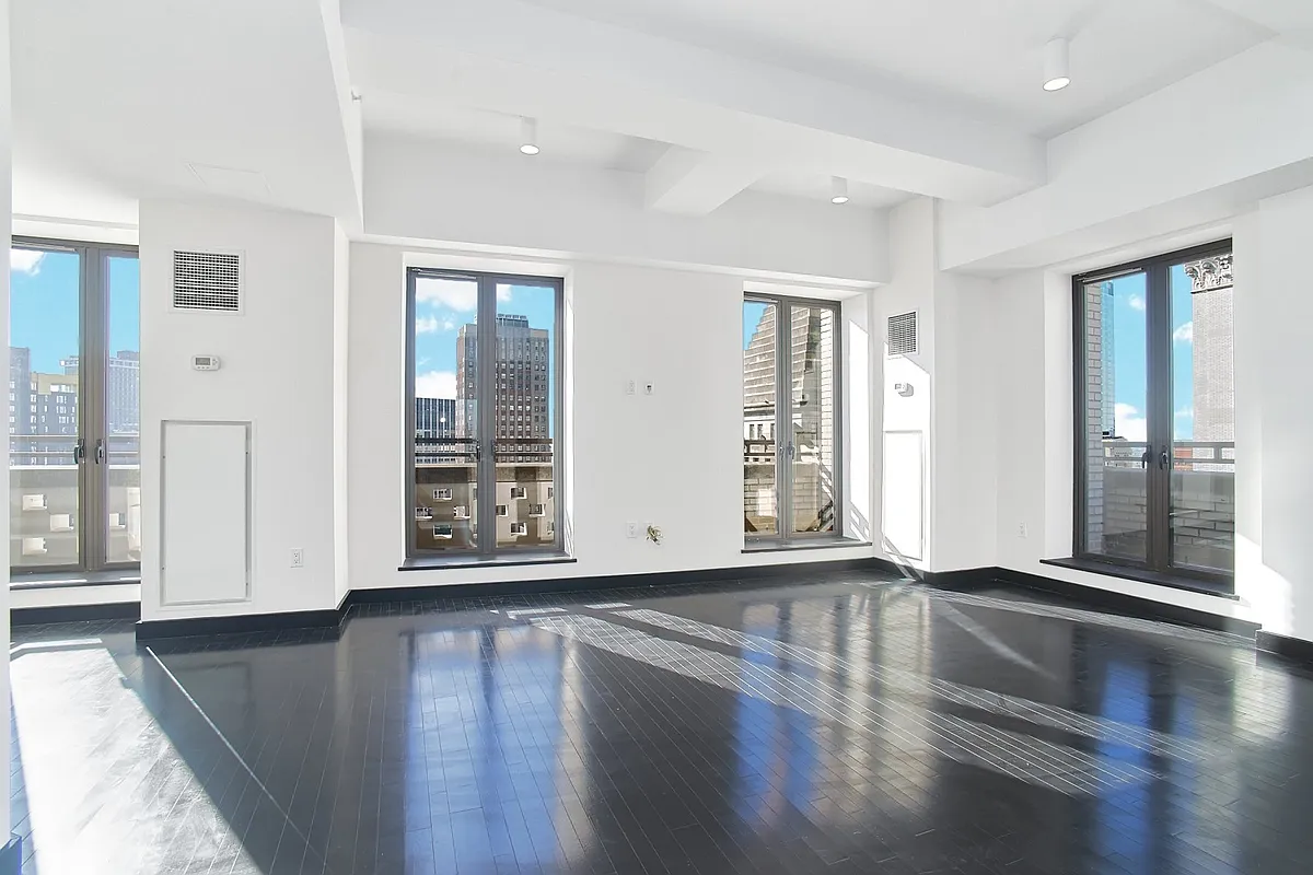Photo 1 of 23 - 20 Pine St #Penthouse 41 - Manhattan, NY Primary Photo - 20 Pine St #Penthouse 41