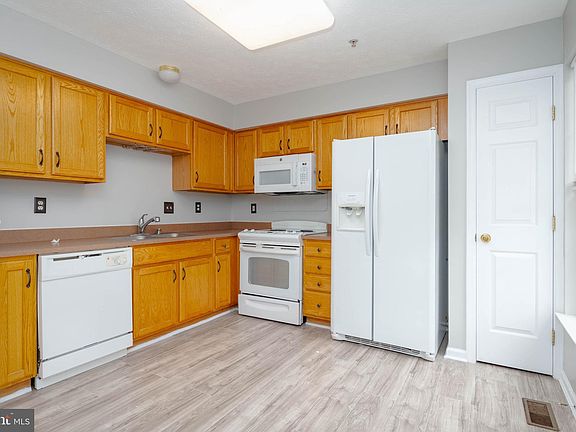 2nd image of 5059 Bristle Cone Cir