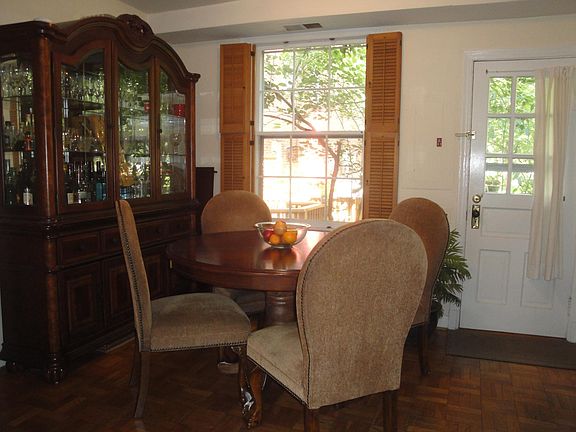 Separate DR with access to deck.