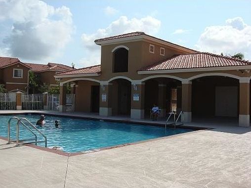 3rd image of 8502 SW 214th Ln