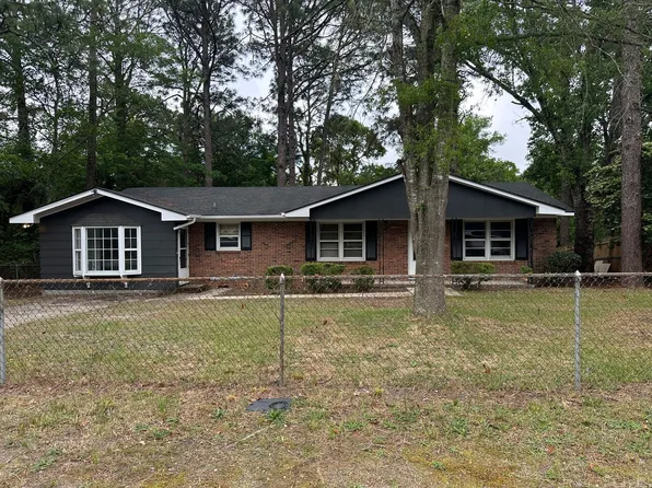 1404 Hibiscus Rd, Fayetteville, NC 28311