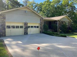 248 Mays Bend Dr, Pell City, AL 35128