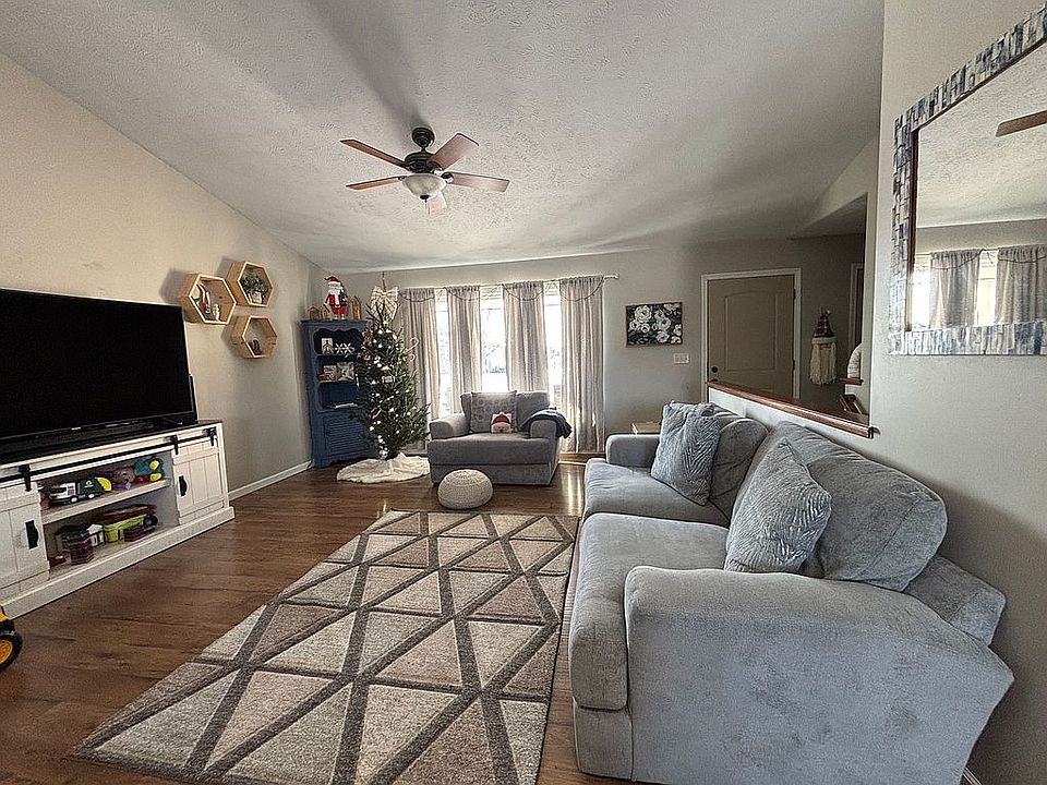 2nd image of 6124 Meander Cir